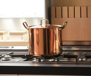 Edelstahl einfach reinigen: Mit diesen 3 Hausmitteln klappt es