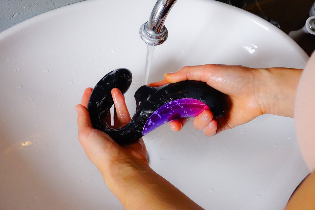 Sextoys mit Wasser reinigen Sextoys mit Wasser reinigen