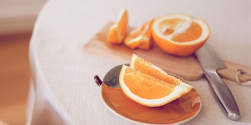 Mit diesem süßen Orangen-Geschirr von Tchibo wird jede Mahlzeit zum Kurzurlaub