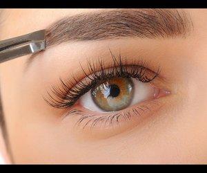 Augenbrauen: So retten Sie verzupfte Brauen
