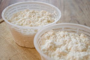 Milch gerinnt durch Obst Milch gerinnt durch Obst