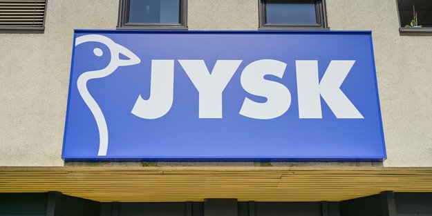 Picknick im Grünen geplant? Diese Kanne und Tassen von Jysk dürfen nicht fehlen
