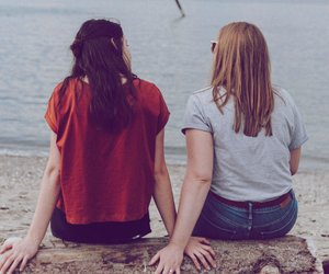 7 Anzeichen, dass du (grundlos) Angst hast, dass deine Freunde dich nicht mehr mögen