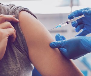 Bis zu 25.000 Euro Strafe: Zu frühes Impfen könnte bald teuer werden