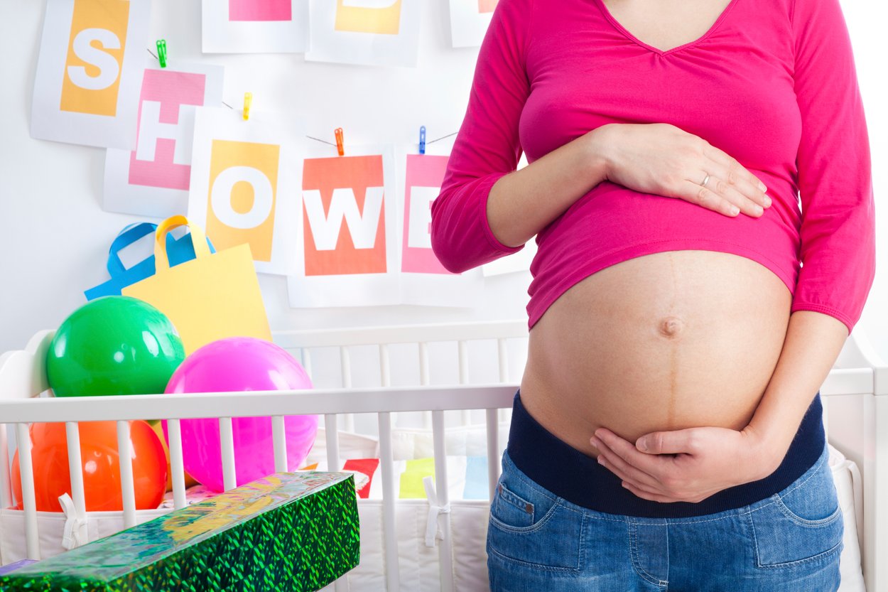 Schwangere auf ihrer Babyparty Schwangere auf ihrer Babyparty
