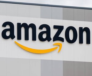 Dieser kleine Couchtisch von Amazon sieht extrem teuer aus