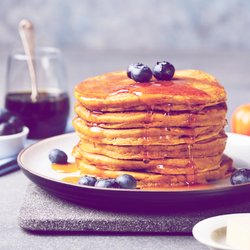 Kürbis-Pfannkuchen: Einfaches Rezept für super fluffige Pancakes