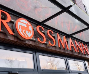 Richtig schön: Dieser Rossmann Lippenstift in Nude-Tönen verleiht einen frischen Look