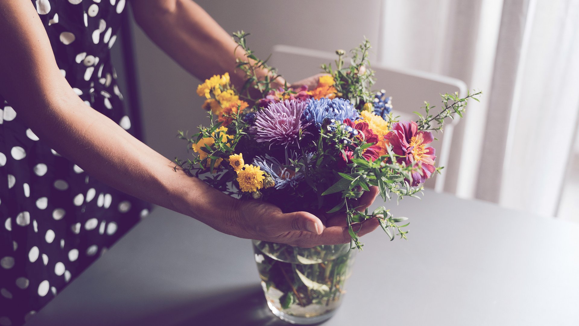Was-es-ber-dich-aussagt-wenn-du-dir-selbst-Blumen-kaufst-laut-Psychologie