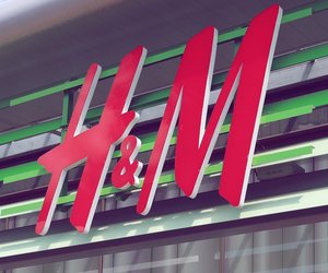 H&M-Trendbluse: Sie sieht superteuer aus, kostet jedoch keine 20 Euro!