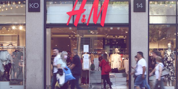 H&M liefert dir das angesagteste Trendkleid 2021!