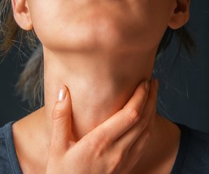 Beauty-Tricks: So kannst du deine Falten am Hals mindern