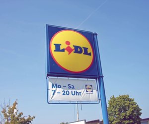 Diese Kleiderbügel von Lidl lösen drei Probleme auf einmal