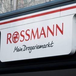 Dieser preiswerte Rasierer von Rossmann ist ein Must-have für seidige Beine