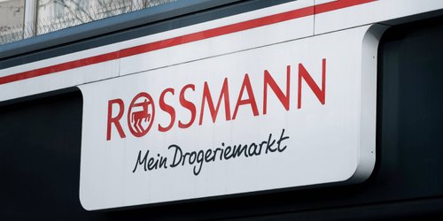 Alle schwärmen von diesem preiswerten Rasierer für glatte Beine bei Rossmann