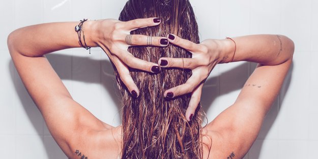 Olivenöl für die Haare: So funktioniert die natürliche Haarpflege