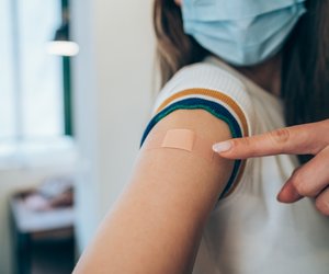 Keine Maske mehr für Geimpfte: Kassenärzte stellen klare Forderung!