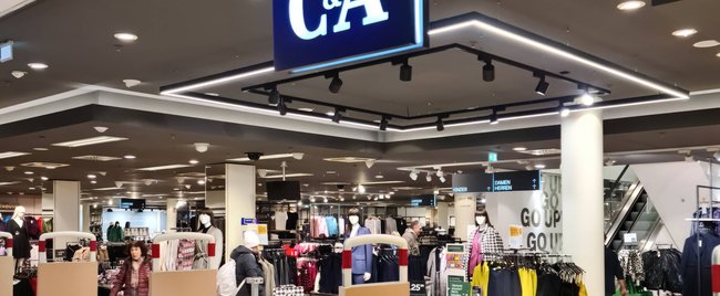 Mäntel stark reduziert bei C&A: So preiswert & cool trägst du sie im Winter