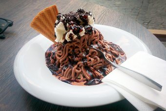 Schoko Spaghetti-Eis selber machen Schoko Spaghetti-Eis selber machen