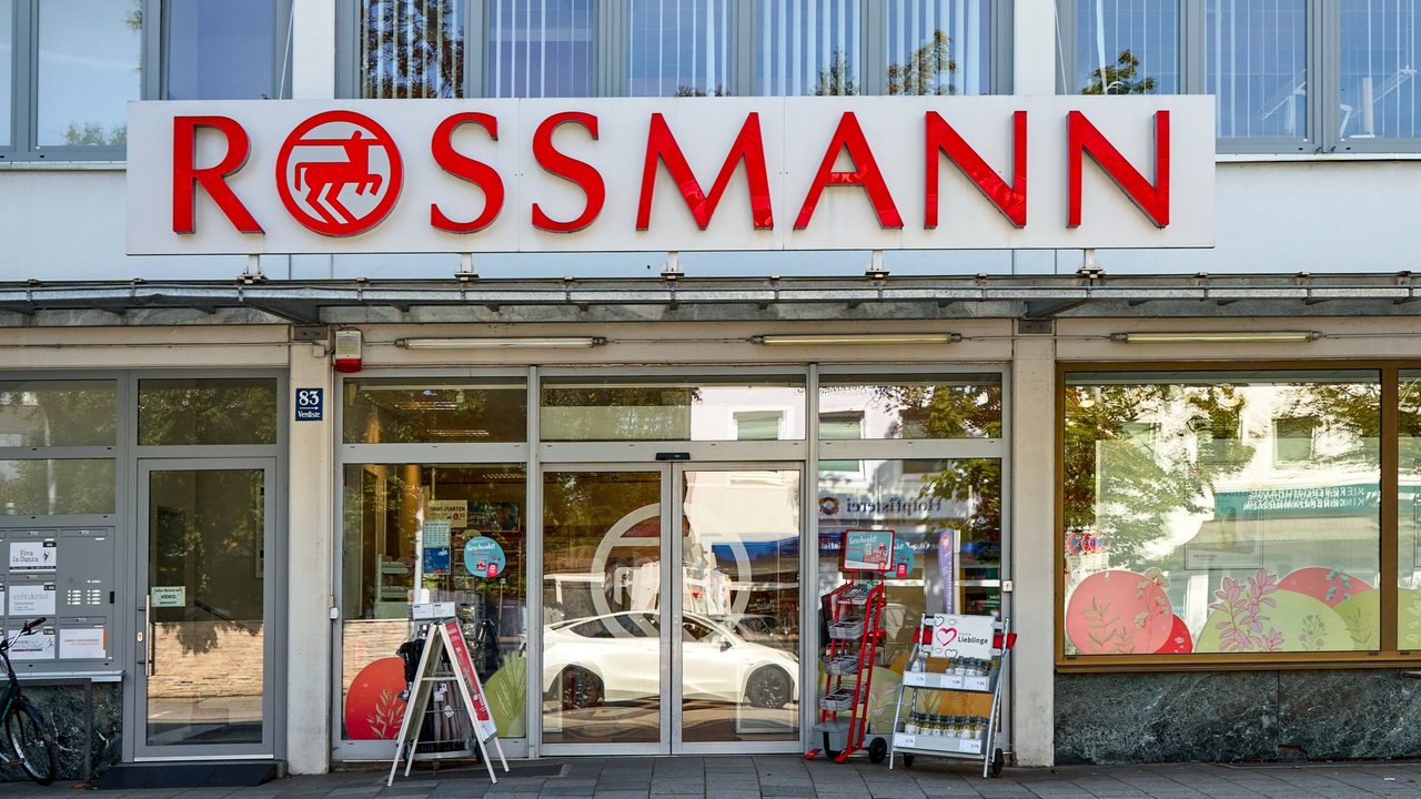 Bei Rossmann findest du auch nützliche Artikel für den Haushalt.