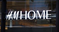 Diese Picknickdecke von H&M Home ein Must-have für den Sommer