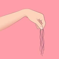Vergessen fast alle: Warum deine Haarbürste dringend eine regelmäßige Reinigung braucht!