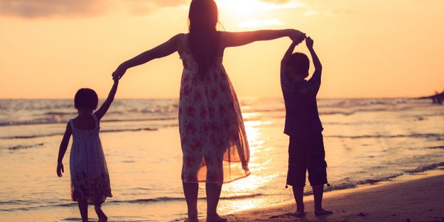 Hawaiianische Namen: Die 50 schönsten Vornamen für Jungen & Mädchen