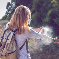 Insektenschutz-Test: Die besten Zecken- und Mückensprays bei Stiftung Warentest