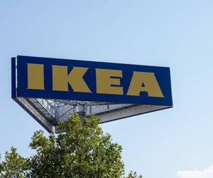 Diese dimmbare Ikea-Tischleuchte in Anthrazit darf im Herbst nicht fehlen