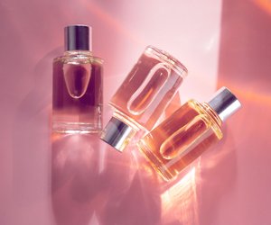 7 Parfums, mit denen du den Sommer auch im Herbst auf der Haut trägst