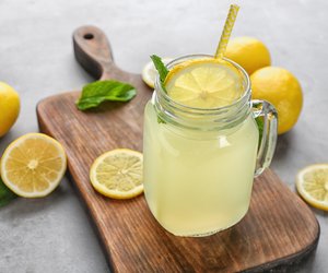 Abnehmen mit der Zitronensaftkur: Ist das gesund?