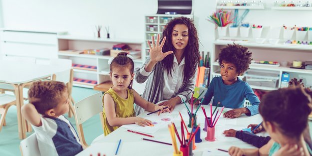 Bilingualer Kindergarten: So funktioniert das Kita-Konzept