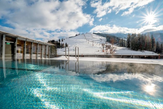 Rooftop Pool Forsthofalm