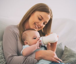 Babyflaschen sterilisieren: So einfach klappt's!