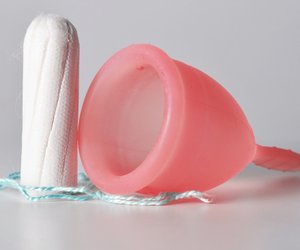 Menstruationstasse: Vorteile & Nachteile im Überblick