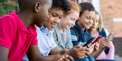 Handyverträge für Kinder: Die besten Angebote im Dezember