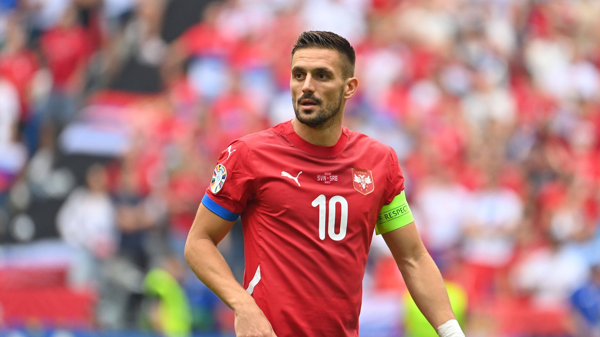 Dušan Tadić Frau Das ist die Frau des serbischen Nationalspielers