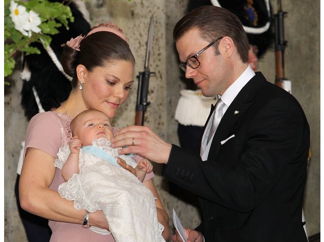 Victoria von Schweden und ihr Mann Daniel mit der kleinen Estelle