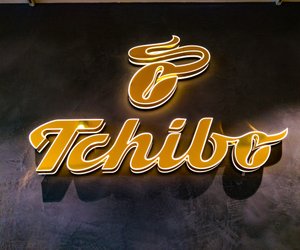 Vielseitig einsetzbar: Die Holzleiter mit Haken von Tchibo für Kleidung und Deko