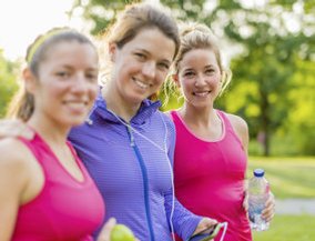 Freundinnen beim Joggen Freundinnen beim Joggen