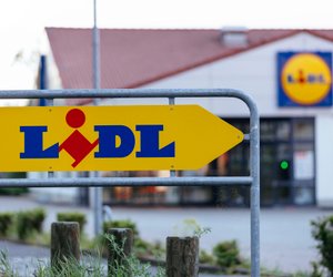 Die Holzfliesen von Lidl machen deinen Balkon im Handumdrehen zum Hingucker