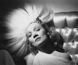 Marlene Dietrich: Die schönsten Looks einer Stilikone