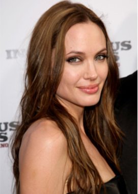 Angelina Jolie: Facelift? Angelina Jolie: Facelift?
