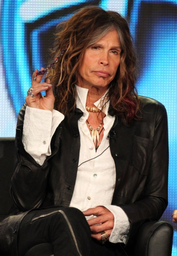 Rocker Steven Tyler möchte die Fernsehlandschaft zensieren. Rocker Steven Tyler möchte die Fernsehlandschaft zensieren.