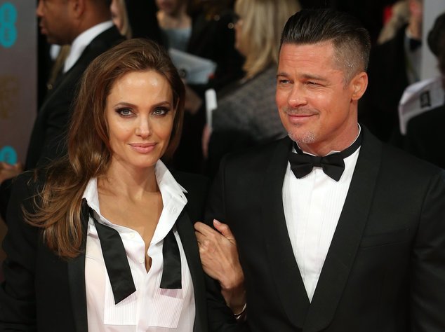 Angelina Jolie mit ihrem Verlobten Brad Pitt Angelina Jolie mit ihrem Verlobten Brad Pitt