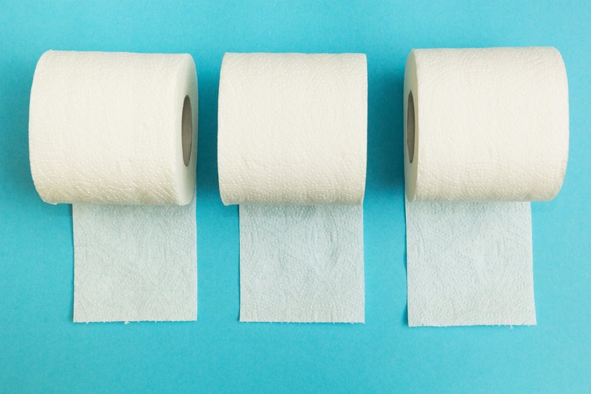 Drei Rollen Toilettenpapier
