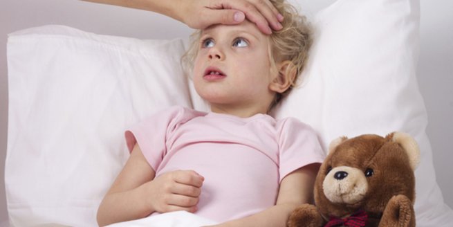 Blinddarmentzündung: Kind im Bett