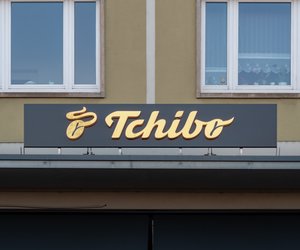 Stauraum neu definiert: Hol dir die trendige TV-Kommode in Beige für dein Zuhause