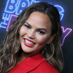 Nach Fehlgeburt: Chrissy Teigen trägt jetzt einen Long-Bob