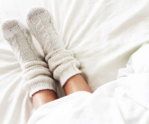Socken im Bett fördern guten Schlaf und Sex